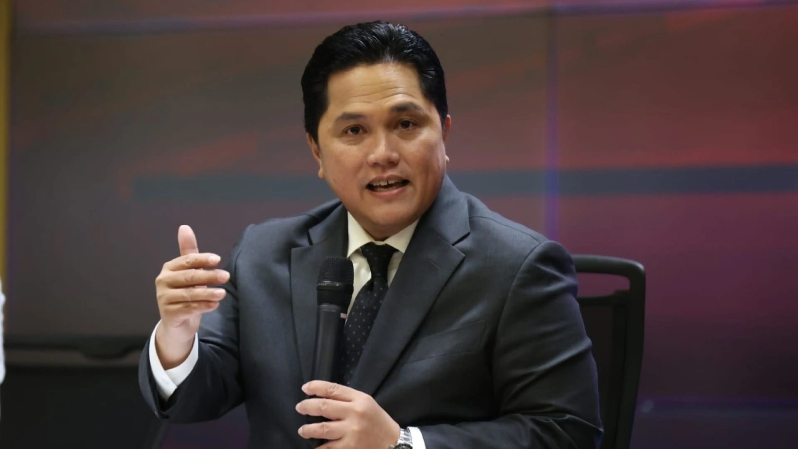 Erick Thohir Bungkam Soal Pelatih Baru: Fokus sebagai Menpora