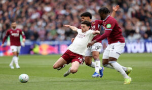 Kiper West Ham Nilai VAR Tak Konsisten